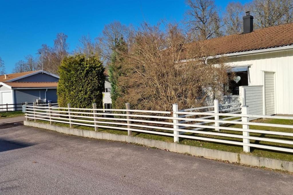 Trivsamt Parhus I Lugnt Omrade Inne I Tranas! Exterior photo