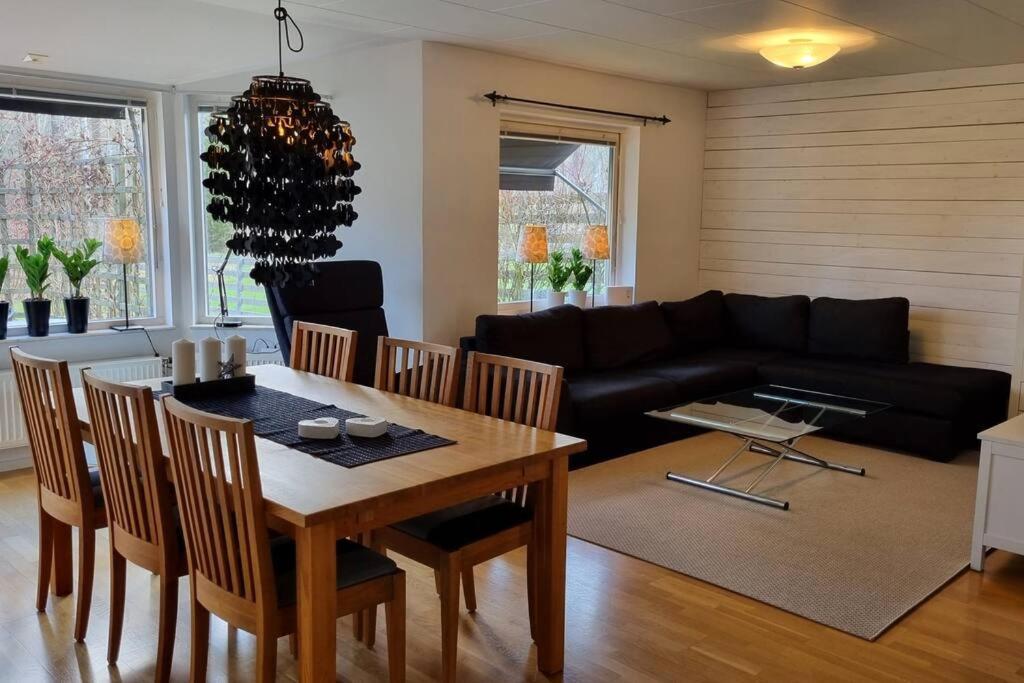 Trivsamt Parhus I Lugnt Omrade Inne I Tranas! Exterior photo