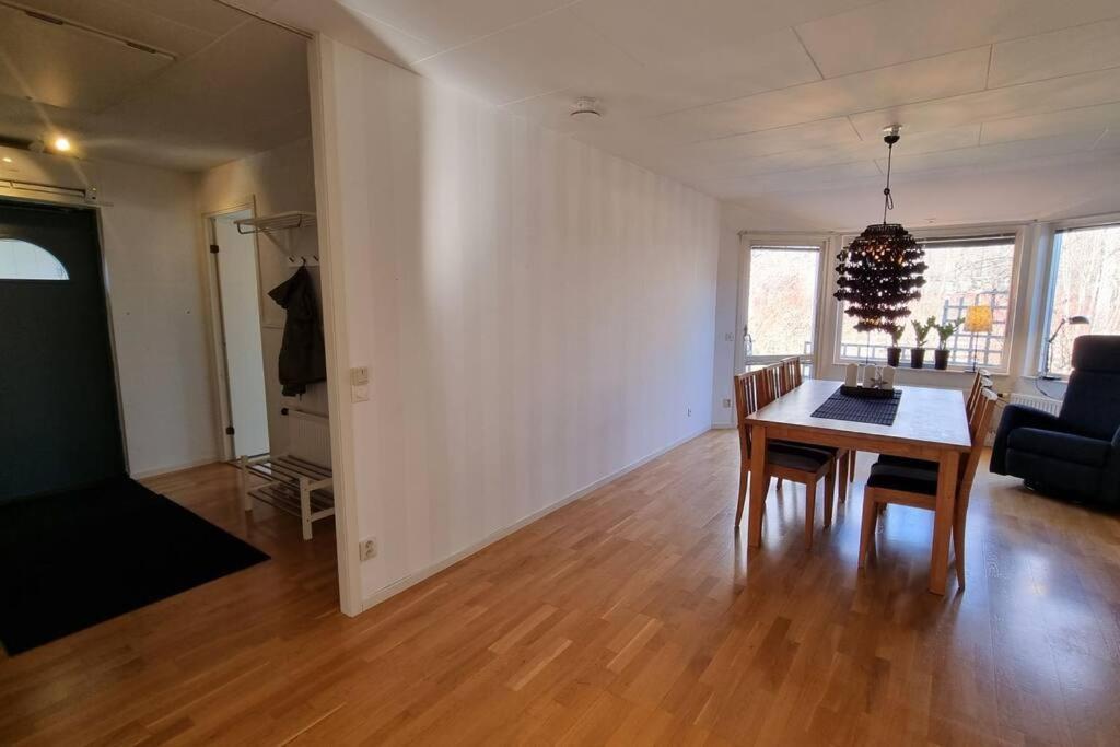 Trivsamt Parhus I Lugnt Omrade Inne I Tranas! Exterior photo